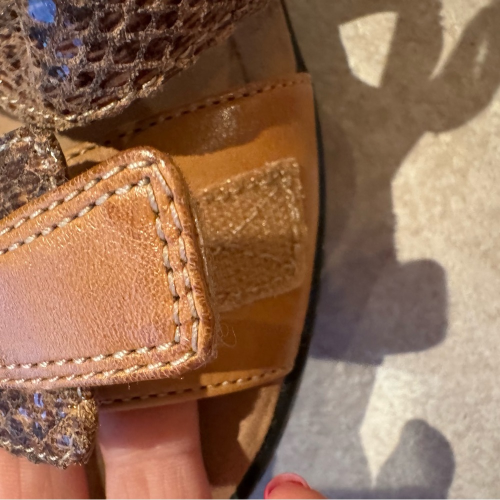 Never been worn Clarks fashion sandal.  Size 10 - Picture 6 of 8
